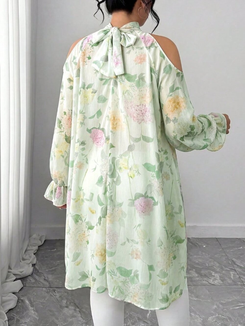 Green Casual Women's Plus Size Semi-Sheer Long Sleeve Hydrangea Print Blouse - Picture 2 of 6